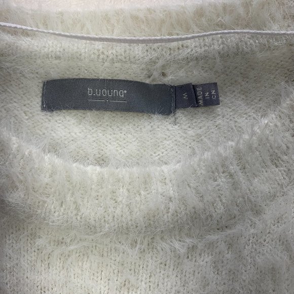 fluffy short sleeve  ivory roundneck sweater B.Young size medium - Picture 6 of 11
